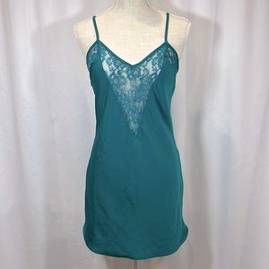 VINTAGE Victoria’s Secret Gold Label Chemise Size P (petite small)